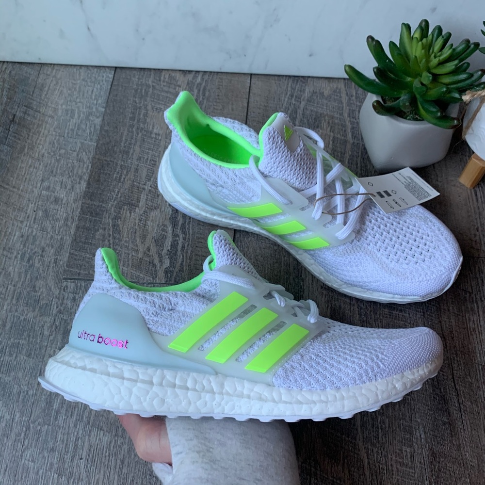 adidas UltraBOOST 5.0 “Glow in the Dark” - Picture 9 of 10